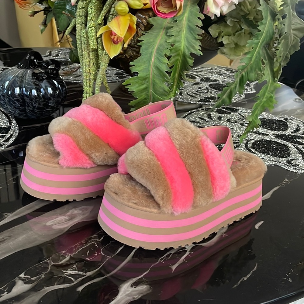 Brand new, never worn, platform UGG slippers size 7